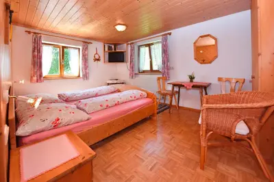 Ein Bett oder Betten in einem Zimmer der Unterkunft Lindenhof
