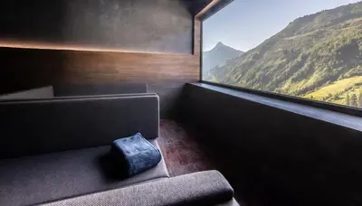 Ein allgemeiner Bergblick oder ein Berglick von des Hotels aus