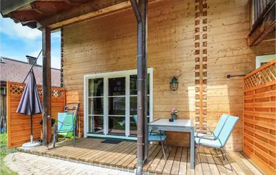 Das Gebäude in dem sich das Ferienhaus befindet