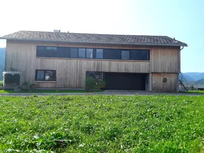 Das Gebäude in dem sich die Ferienwohnung befindet