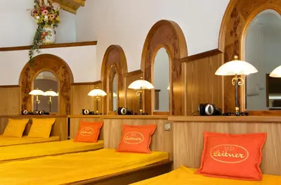 Ein Sitzbereich in der Unterkunft Hotel Leitner