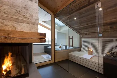 Ein Bett oder Betten in einem Zimmer der Unterkunft Hotel Walliserstube
