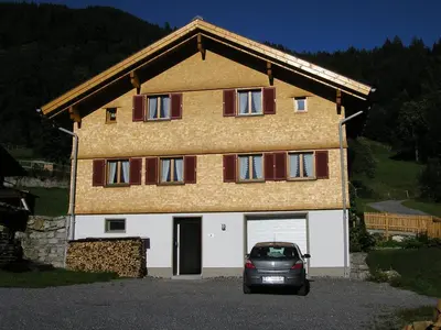 Das Gebäude in dem sich die Ferienwohnung befindet