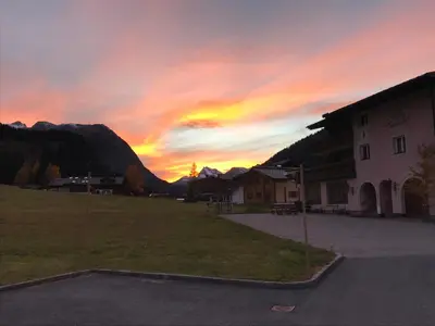 Ein allgemeiner Bergblick oder ein Berglick von des Hotels aus