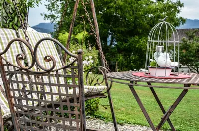 Ein allgemeiner Bergblick oder ein Berglick von des Bed & Breakfasts aus