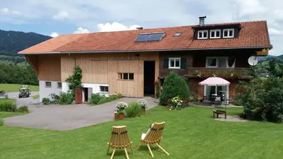 Das Gebäude in dem sich das Bed & Breakfast befindet