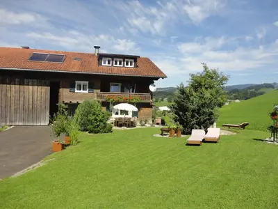 Ein Garten an der Unterkunft Familienbauernhof Köss Schertler