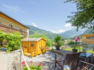 Ein allgemeiner Bergblick oder ein Berglick von der Ferienwohnung aus