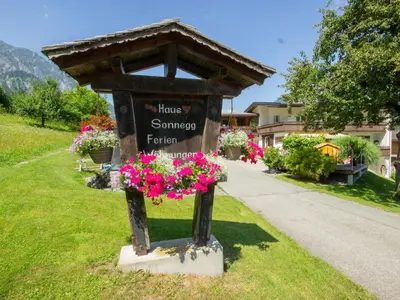 Ein Garten an der Unterkunft Apartment Sonnegg by Interhome