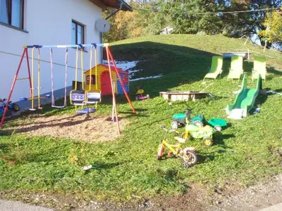 Ein Kinderspielbereich in der Unterkunft Haus Mondspitze
