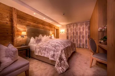 Ein Bett oder Betten in einem Zimmer der Unterkunft Circle Chalets Arlberg Ski in - Ski out