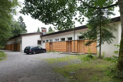 Das Gebäude in dem sich die Ferienwohnung befindet