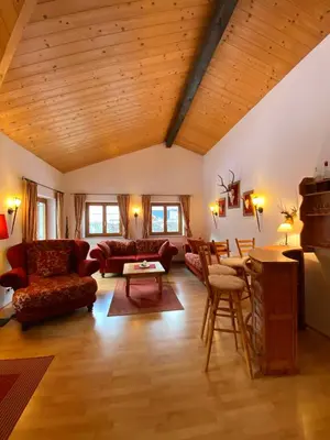 Ein Sitzbereich in der Unterkunft Montafon Alpen Chalet