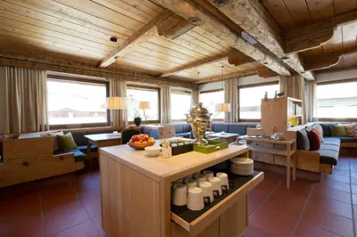 Ein Sitzbereich in der Unterkunft Krone Hittisau - Hotel & Restaurant im Bregenzerwald