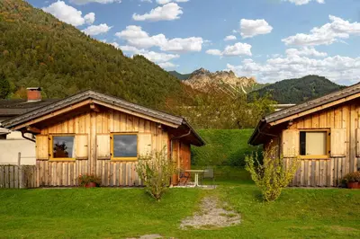 Ein allgemeiner Bergblick oder ein Berglick von des Chalets aus