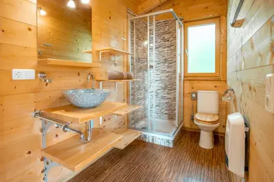 Ein Badezimmer in der Unterkunft Mountain-Chalets Sonnenberg