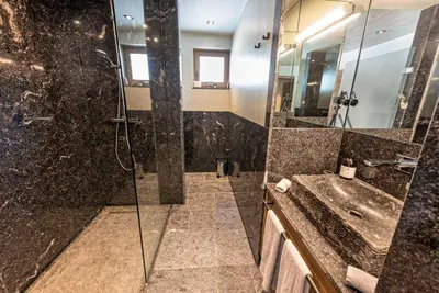 Ein Badezimmer in der Unterkunft Skilodge Oberlech