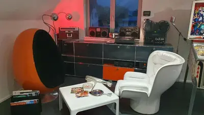 Ein Sitzbereich in der Unterkunft Dachgeschoss Designer-Loft Arlberg - Montafon