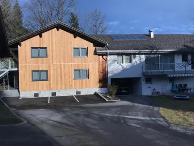 Das Gebäude in dem sich die Ferienwohnung befindet