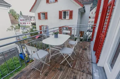 Ein Balkon oder eine Terrasse in der Unterkunft HEINRICH Stadtwohnung im Jüdischen Viertel