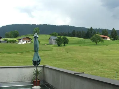 Ein allgemeiner Bergblick oder ein Berglick von der Pension aus