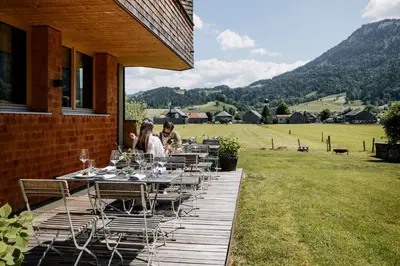 Ein allgemeiner Bergblick oder ein Berglick von der Pension aus