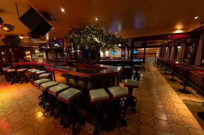Ein Restaurant oder anderes Speiselokal in der Unterkunft Hotel Brunella