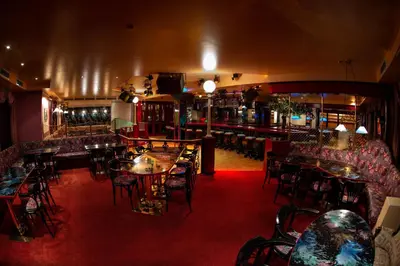 Ein Restaurant oder anderes Speiselokal in der Unterkunft Hotel Brunella