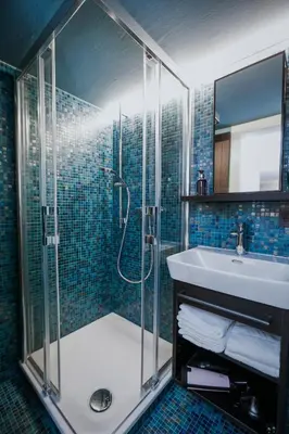 Ein Badezimmer in der Unterkunft Clara Erdgeschosswohnung im Jüdischen Viertel