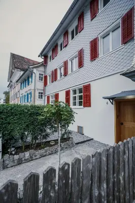 Das Gebäude in dem sich die Ferienwohnung befindet