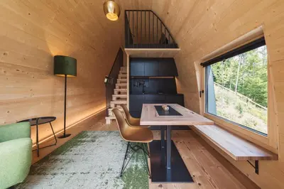 Ein Sitzbereich in der Unterkunft Himmelchalet - Alpencamping Nenzing