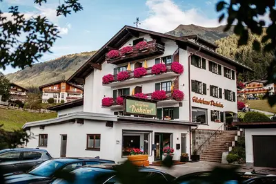 Ein allgemeiner Bergblick oder ein Berglick von der Pension aus