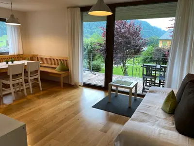 Ein allgemeiner Bergblick oder ein Berglick von der Ferienwohnung aus