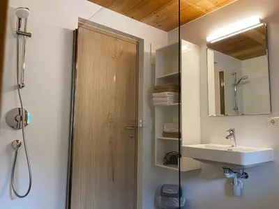 Ein Badezimmer in der Unterkunft Haus Emma