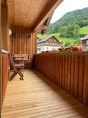 Ein allgemeiner Bergblick oder ein Berglick von der Ferienwohnung aus