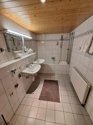 Ein Badezimmer in der Unterkunft Romantikhus