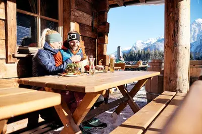 Ein allgemeiner Bergblick oder ein Berglick von der Ferienwohnung aus