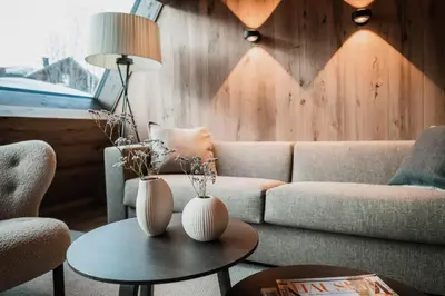 Ein Sitzbereich in der Unterkunft Berghotel Biberkopf