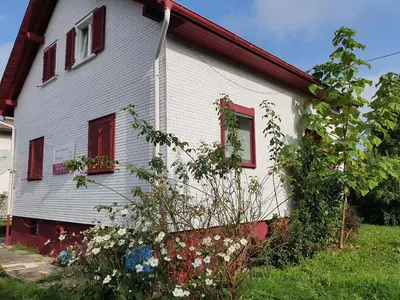 Ein Garten an der Unterkunft Helene Hohenems, 4-12 P, Haus, 4 Schlafzimmer, Küche, Parkplatz, Garten, Wifi