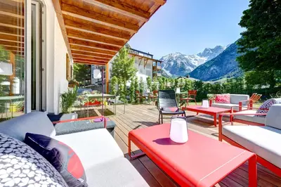 Ein allgemeiner Bergblick oder ein Berglick von des Hotels aus