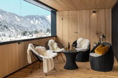 Ein allgemeiner Bergblick oder ein Berglick von der Ferienwohnung aus