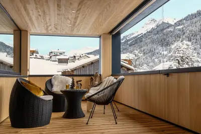 Ein allgemeiner Bergblick oder ein Berglick von der Ferienwohnung aus