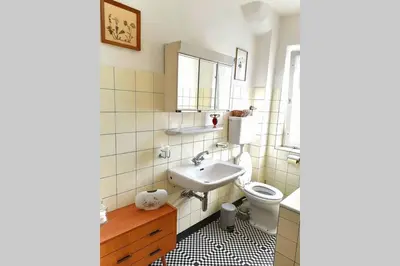 Ein Badezimmer in der Unterkunft Dimai House 1950s