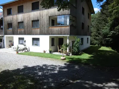 Das Gebäude in dem sich die Ferienwohnung befindet