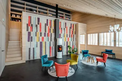 Ein Sitzbereich in der Unterkunft Fuchsegg Eco Lodge
