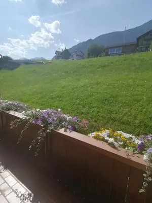 Ein allgemeiner Bergblick oder ein Berglick von der Ferienwohnung aus