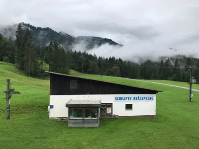 Ein allgemeiner Bergblick oder ein Berglick von der Ferienwohnung aus