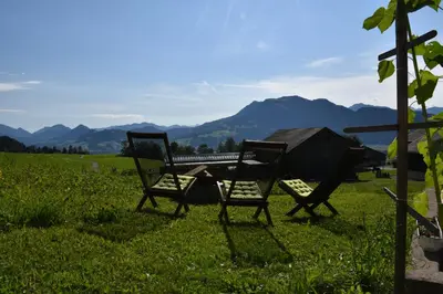 Naturlandschaft in der Nähe of country house