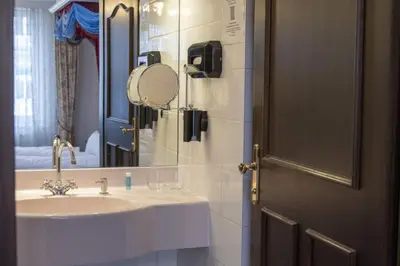 Ein Badezimmer in der Unterkunft Hotel Kaiser