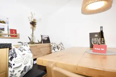 Ein Sitzbereich in der Unterkunft Ferienwohnung Frömlig